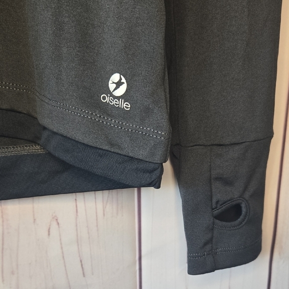 Oiselle Black Sheer Horozontal Panel Long Sleeve Work Out Top Size 10 - Picture 4 of 7